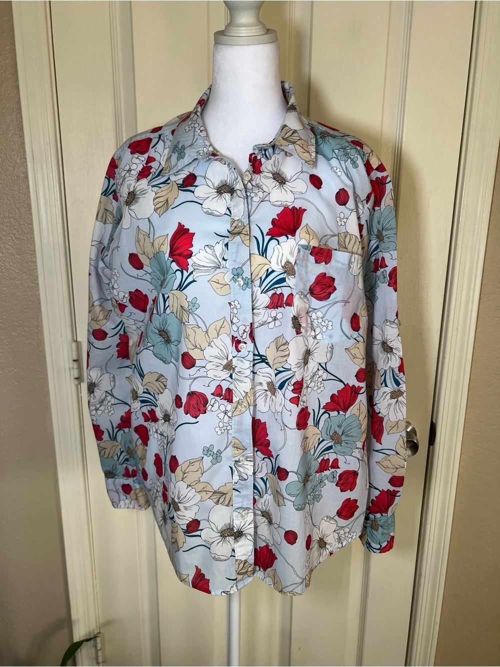 Ann Taylor Floral Button Front Shirt XL Light Blue Cotton Button Up Blouse